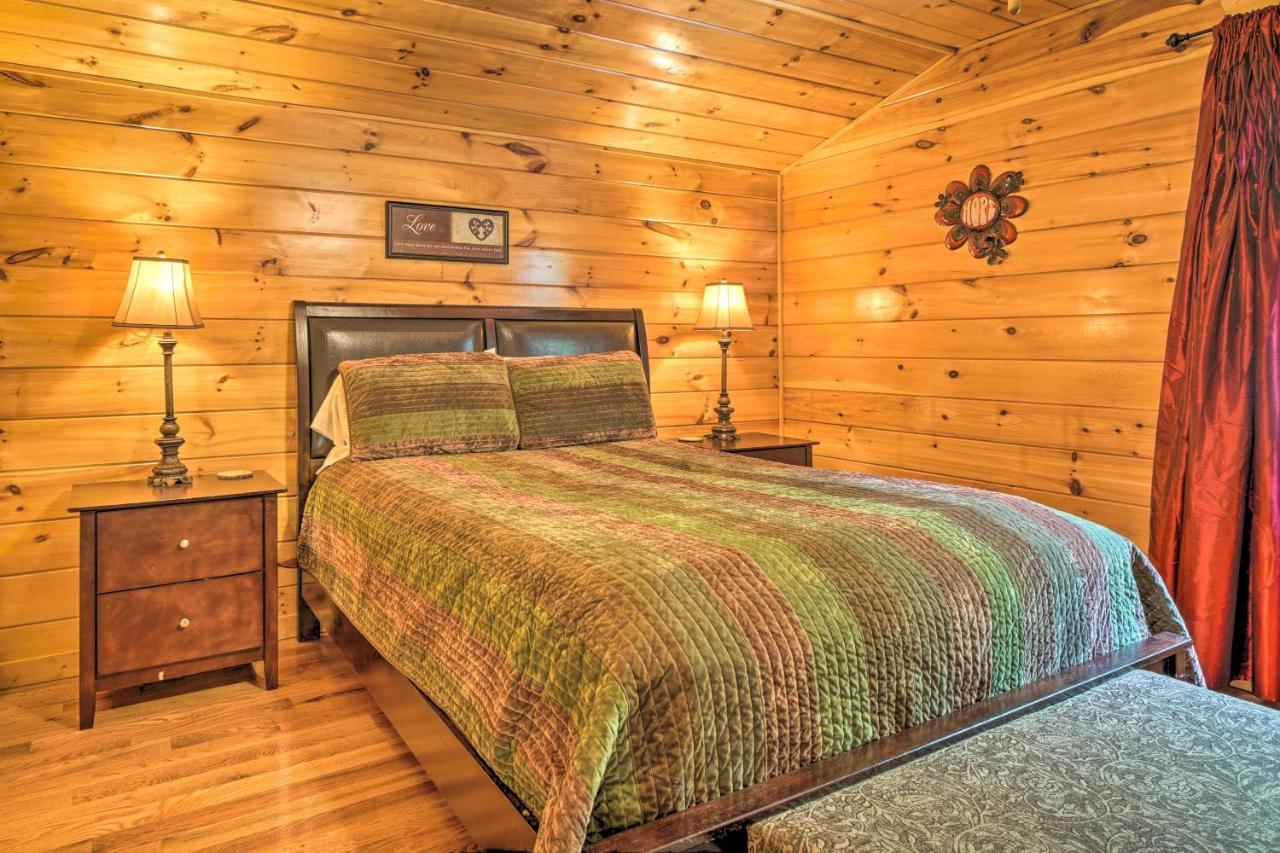 Pigeon Forge Cabin Sauna, Saltwater Pool And Views! Sevierville Eksteriør billede